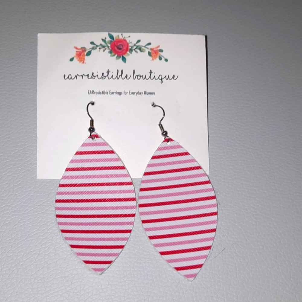 Leather type earings